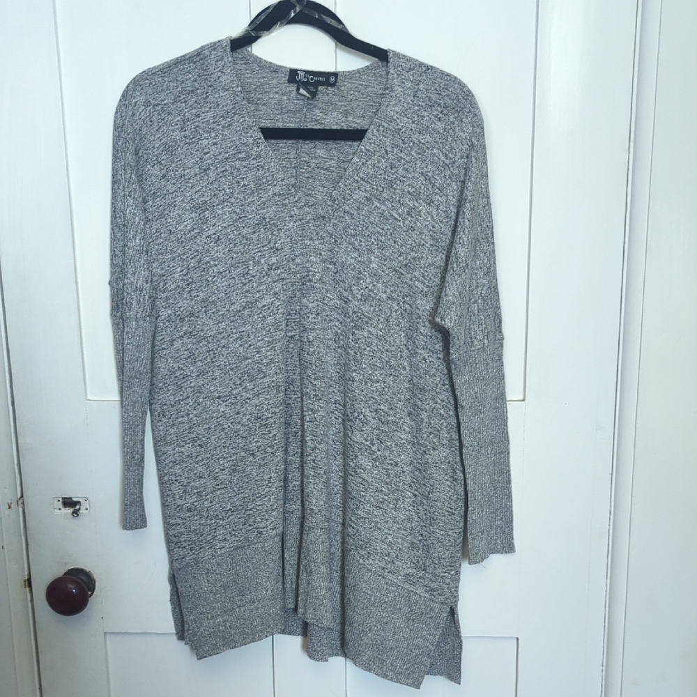 Miss Chievous long sleeve heather gray tunic. EUC.